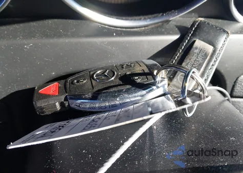 2013 Mercedes-Benz C 250 Sport z USA, uszkodzony, nr VIN WDDGF4HB4DR241724